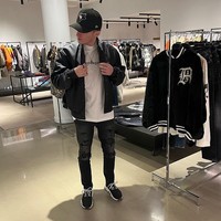 Penampilan Aiden pun terlihat high fashion dengan memakai barang-barang branded. Foto: dok. Instagram/ @aiden.ptrs