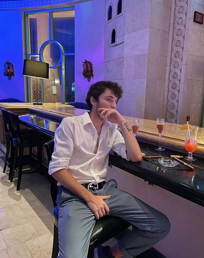 Aiden Pleterski merupakan raja kripto muda yang secara profile-nya terlihat tajir melintir. Namun, ternyata pria 24 tahun itu melakukan penipuan. Foto: dok. Instagram/ @aiden.ptrs