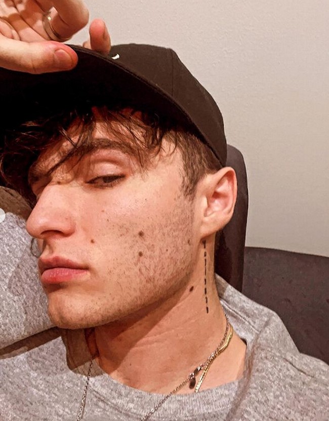 Aiden kini sedang menjalani proses kebangkrutan setelah upaya otoritas Kanada untuk melacak uang yang hilang yang diserahkan ke bisnis kriptonya. Sejumlah model McLarens, dua BMW dan Lamborghininya kini telah disita pada September 2022. Foto: dok. Instagram/ @aiden.ptrs