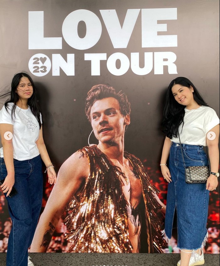 Almira dan Annisa Pohan