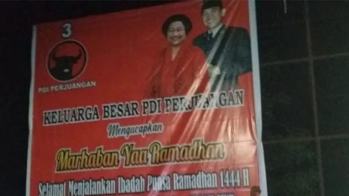 Baliho PDIP Magetan dicopot