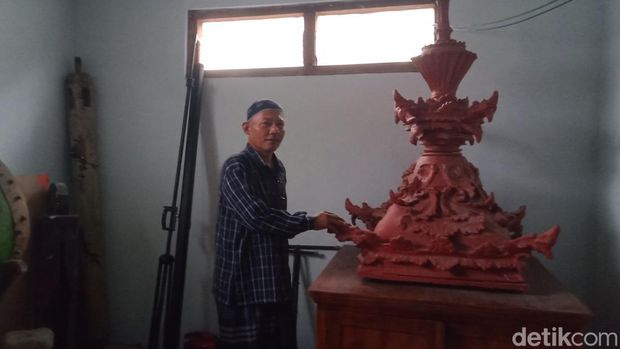Benda-benda kuno Masjid Agung Puluhan peninggalan Sunan Kalijaga di Trucuk, Klaten, Senin (27/3/2023).