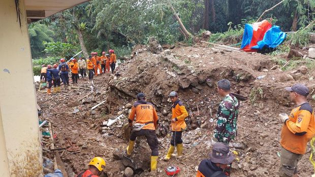 BPBD Kabupaten Bogor mencatat 55 bencana alam di 33 kecamatan di Kabupaten Bogor pada Februari 2023. Sebanyak 6 orang meninggal dunia dan 1.215 orang terdampak. (dok BPBD Bogor)