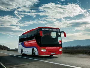 2 Bulan Naik Bus Keliling Eropa, Biayanya Rp 368 Juta. Mau?