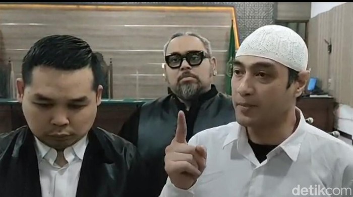 Ferry Irawan usai sidang perdana perkara KDRT terhadap Venna Melinda