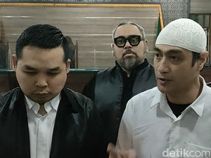 Isi Dakwaan Ferry Disebut Kirim Link YouTube-Venna Melinda Pukuli Diri Sendiri