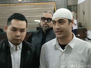 Venna Melinda Pukuli Kepala Sendiri Usai Ferry Irawan Ajak Berhubungan