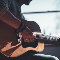 Daftar Lagu dengan Maksimal 3 Chord Gitar, Cocok untuk Pemula