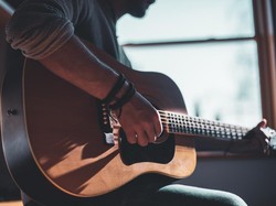Daftar Lagu dengan Maksimal 3 Chord Gitar, Cocok untuk Pemula
