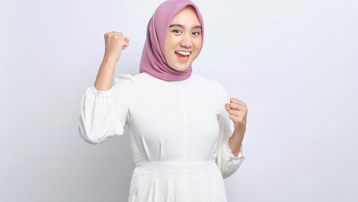 Ilustrasi Perempuan Berhijab Bugar