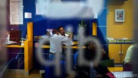 Penyesuaian waktu pelayanan itu seiring dengan perubahan jam kerja aparatur sipil negara (ASN/PNS) selama Ramadan, seperti yang telah tertuang dalam Surat Edaran (SE) Menteri PAN-RB Nomor 06 Tahun 2023.