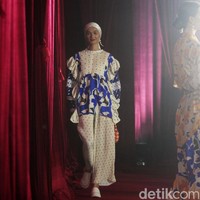 Inilah koleksi busana Lebaran 2023, Kolaborasi Aleza dengan tiga desainer, Mel Ahyar, Barli Asmara dan Rama Dauhan yang bertajuk The Pandora.  Foto: Mohammad Abduh/Wolipop.