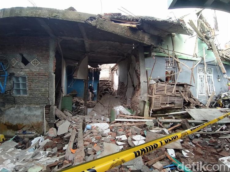 Potret Luluh Lantak Belasan Rumah gegara Ledakan Petasan Magelang
