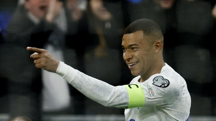 Soccer Football - UEFA Euro 2024 Qualifiers - Group B - France v Netherlands - Stade de France, Saint-Denis, France - March 24, 2023 Frances Kylian Mbappe celebrates scoring their third goal REUTERS/Gonzalo Fuentes