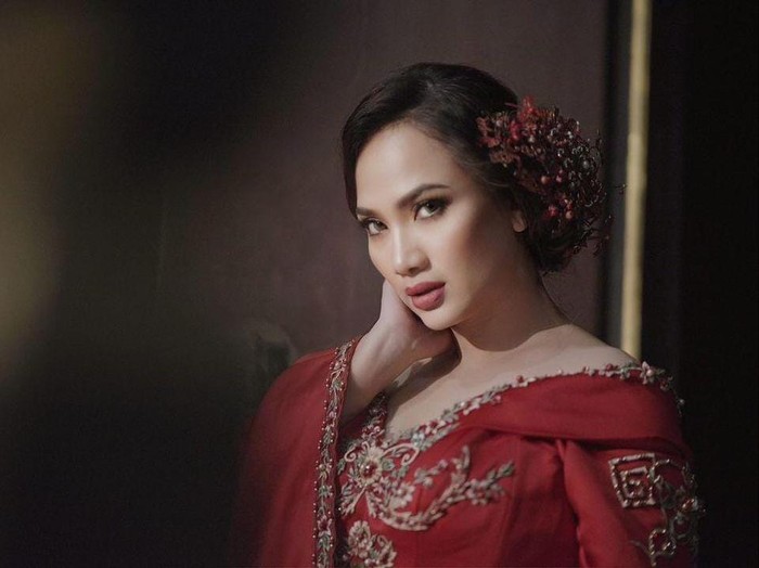 Lady Vien dalam salah satu unggahan di media sosialnya.