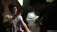 Kegiatan ini untuk membantu warga menghilangkan tato permanen.