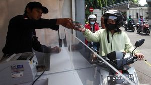 Lebaran Masih Lama, Tukar Uang buat THR Sudah Antre