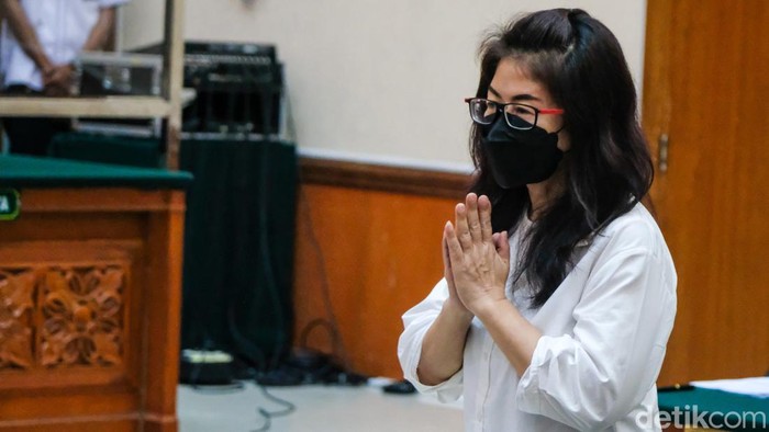 Jaksa menuntut Linda alias Anita hukuman 18 tahun penjara dalam kasus narkoba Irjen Teddy Minahasa dalam sidang di Pengadilan Negeri Jakarta Barat (PN Jakbar), Senin (27/3/2023).