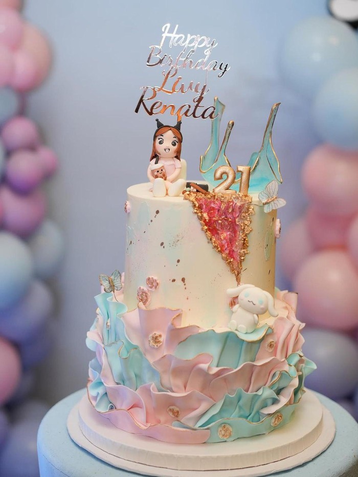 Livy Renata Livy Renata saat merayakan ulang tahunnya ke-21.