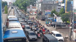 Lalin di Duren Tiga Arah Kuningan Jaksel Macet Pagi Ini