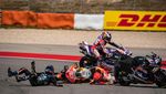Ngeri! Begini Momen Marquez Tabrak Oliveira di MotoGP Portugal