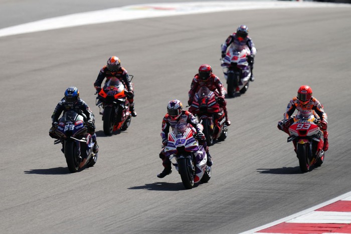 PORTIMAO, PORTUGAL - MARCH 26: Miguel Oliveira (88) of Portugal and CryptoDATA RNF MotoGP Team, Jorge Martin (89) of Spain and Prima Pramac Racing Ducati and Marc Marquez (93) of Spain and Repsol Honda Team Honda during the MotoGP Of Portugal - Race at Autodromo do Algarve on March 26, 2023 in Lagoa, Algarve, Portugal. (Photo by Jose Hernandez/Anadolu Agency via Getty Images)