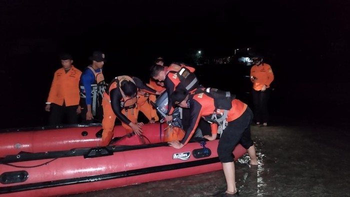 Sebanyak 6 nelayan di Kabupaten Minahasa, Sulawesi Utara (Sulut) berhasil dievakuasi dalam keadaan selamat .