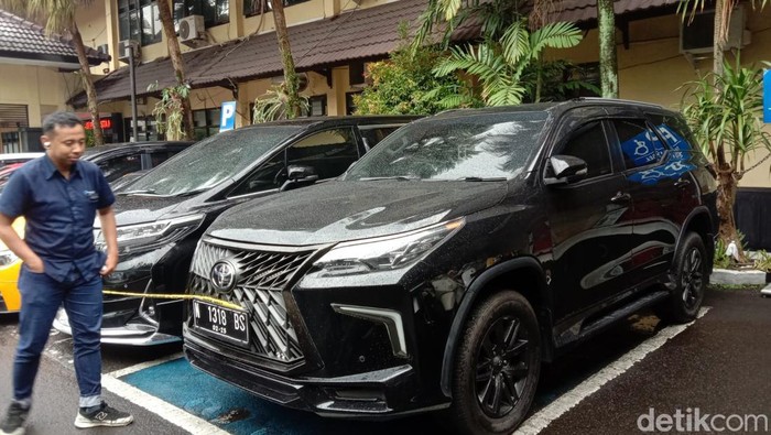 Mobil Fortuner Wahyu Kenzo yang disita polisi