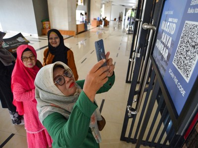 Canggih, Masjid Raya Sumbar Terapkan Digitalisasi Layanan