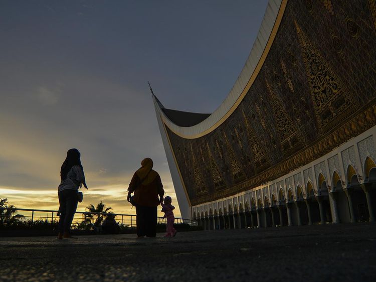 Ngabuburit di Masjid Raya Sumbar