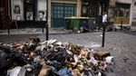 Parah! Sampah Makin Menumpuk di Tiap Sudut Paris