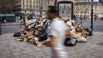 Parah! Sampah Makin Menumpuk di Tiap Sudut Paris