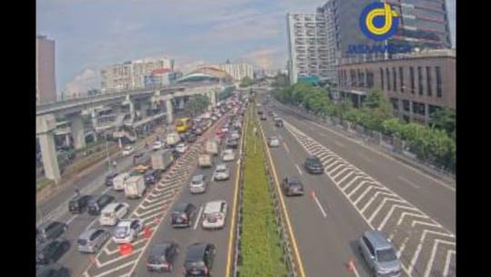 Penampakan kemacetan di Tol Dalam Kota Pagi Ini