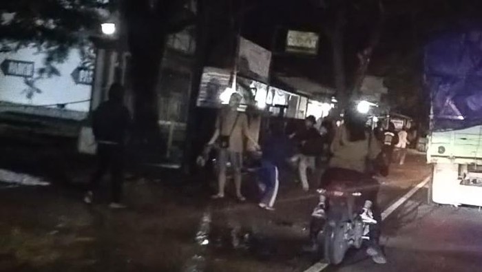 Perang sarung di Cianjur, Senin (27/3/2023).