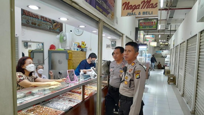 Polsek Setiabudi patroli toko emas antisipasi kejahatan selama Ramadan