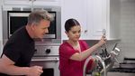 Masak Steak Bareng Gordon Ramsay, Selena Gomez Seolah di MasterChef