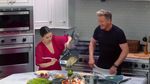 Masak Steak Bareng Gordon Ramsay, Selena Gomez Seolah di MasterChef
