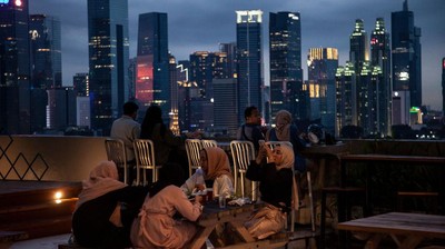 Sensasi Buka Puasa Bersama di Kafe Atap Jakarta