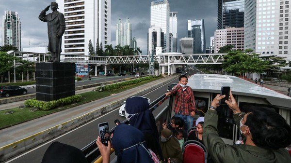 Serunya Keliling Jakarta Naik Bus Tingkat, Cocok Buat Ngabuburit
