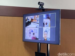 Kesaksian Pihak Apotek di Sidang Kasus Dukun Sianida