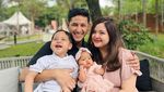 Tasya Kamila Piknik Bareng Anak dan Dinner Romantis di Balkon Rumah