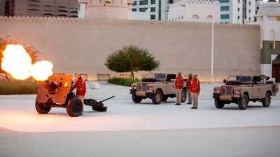 Tembakan Meriam Tandai Waktu Buka Puasa di Abu Dhabi