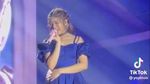 7 Potret Tiara Andini Nangis di Panggung