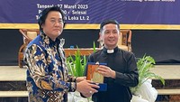 Rektor UKDC, Adrian Adiredjo menyambut positif respon dari Agrodana Futures, Bursa ICDX dan Lembaga Kliring ICH yang menyetujui pembukaan CDIG di lingkungan kampus.