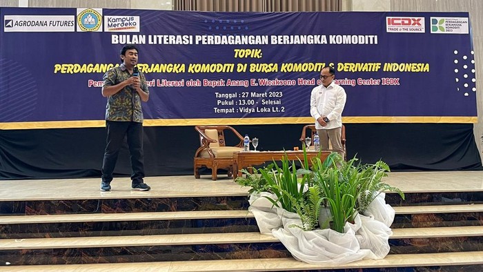 Upaya Meningkatkan Literasi Perdagangan Komoditi Kepada Mahasiswa PT. Agrodana Futures bersama Fakultas Ekonomi Universitas Katolik Darma Cendika terus berkomitmen meningkatkan Literasi Perdagangan Berjangka Komoditi (PBK).