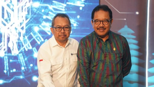 Wakil Gubernur Bali Tjokorda Oka Artha Ardana Sukawati didampingi Kepala Perwakilan BI Bali Trisno Nugroho membuka Semarak Berkah Ramadhan dan Idul Fitri (Kick Off Serambi) 2023 di Kantor Perwakilan Bank Indonesia Provinsi Bali, Senin (27/3/2023).