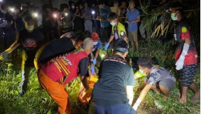 Waria dibunuh pacar ditemukan tewas membusuk di kebun di Tapin, Kalimantan Selatan.