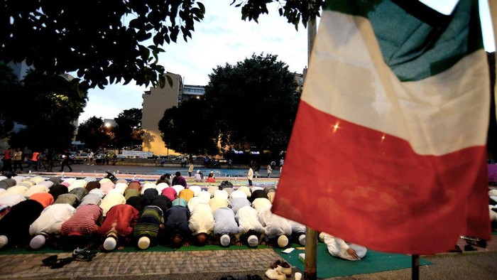 10 Negara Durasi Puasa Terlama di Dunia, Ada yang Capai 18 Jam Karena letak negara yang berbeda-beda, umat muslim di seluruh dunia memiliki perbedaan waktu puasa, yakni antara 10 hingga 18 jam. Lantas, negara mana yang memiliki waktu puasa terlama?