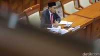 Ketua Pengadilan Tinggi Agama Samarinda Imron Rosyadi menjawab pertanyaan anggota Komisi III DPR dalam seleksi Hakim Agung di kompleks Parlemen, Jakarta, Selasa (28/3/2023).