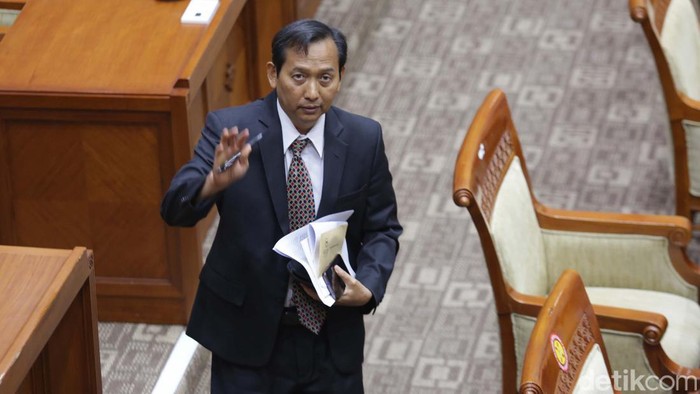 Annas Mustaqim dan Imron Rosyadi mengikuti uji kepatutan dan kelayakan (fit and proper) calon hakim agung dan calon hakim ad hoc. Begini prosesnya.